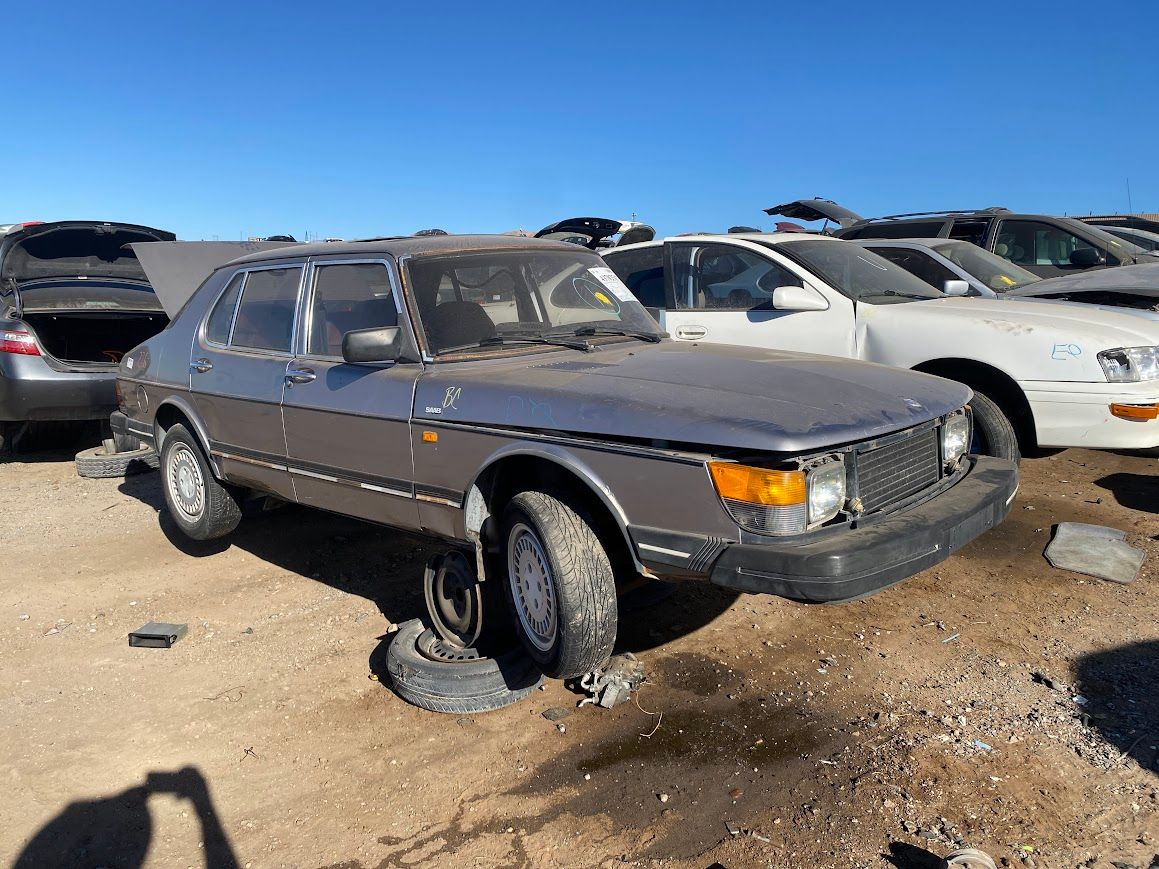 1986 Saab 900S with 422755 miles