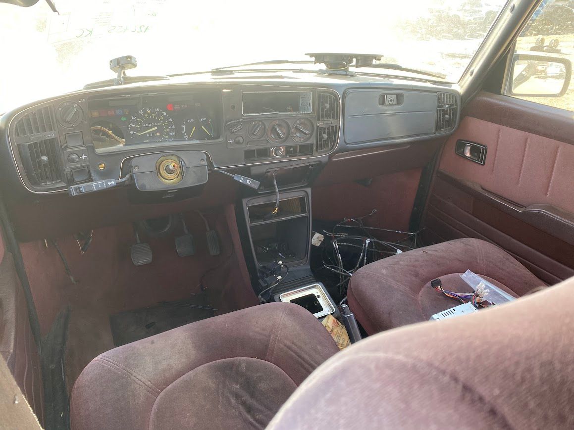 1986 Saab 900S with 422755 miles