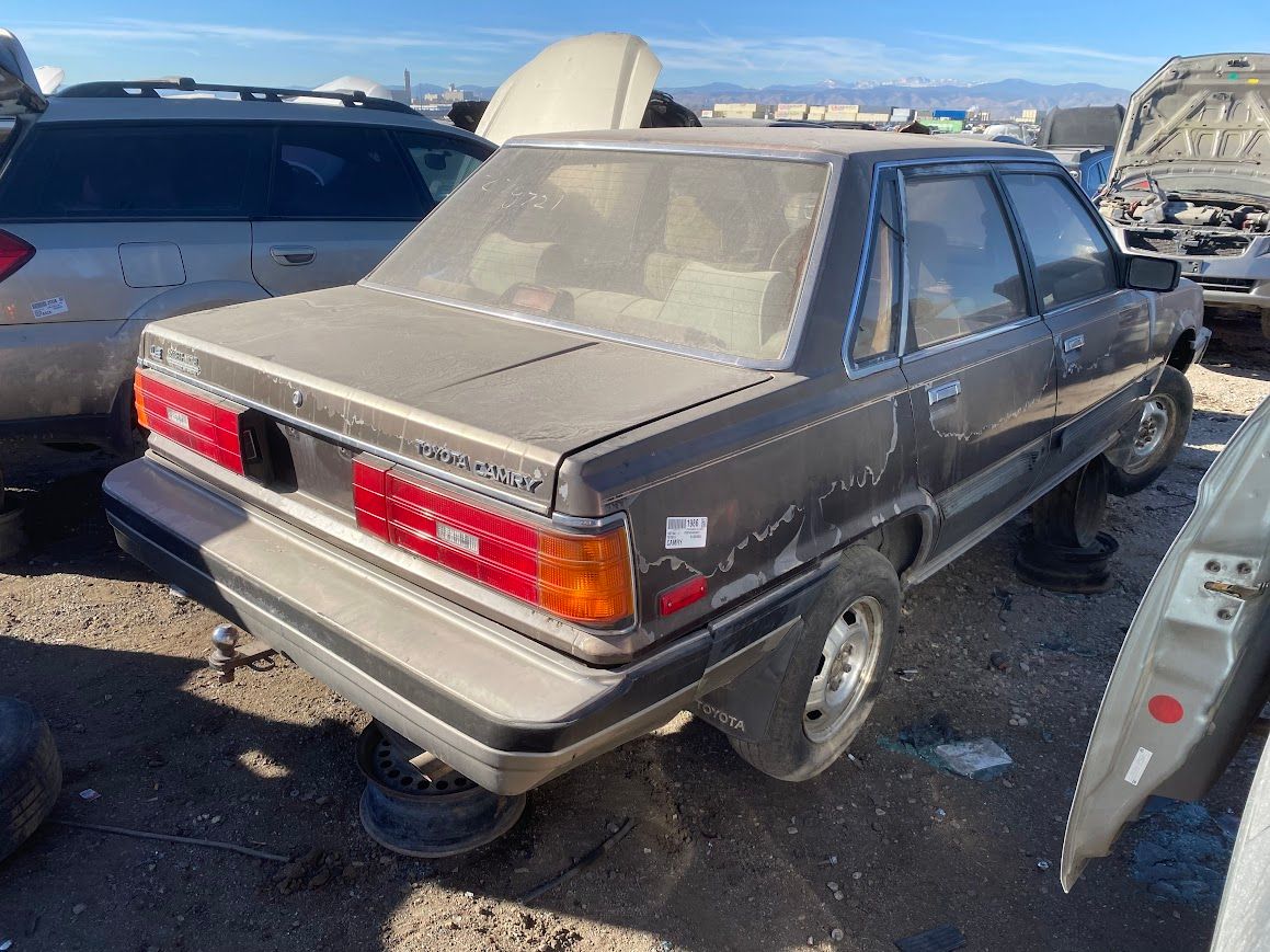Junkyard Classic: The 516,675 Mile 1986 Toyota Camry LE 5 1986 Toyota Camry LE with 516675 miles
