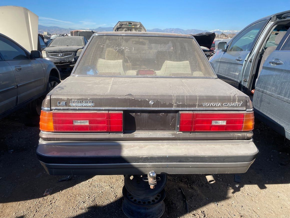 Junkyard Classic: The 516,675 Mile 1986 Toyota Camry LE 7 1986 Toyota Camry LE with 516675 miles