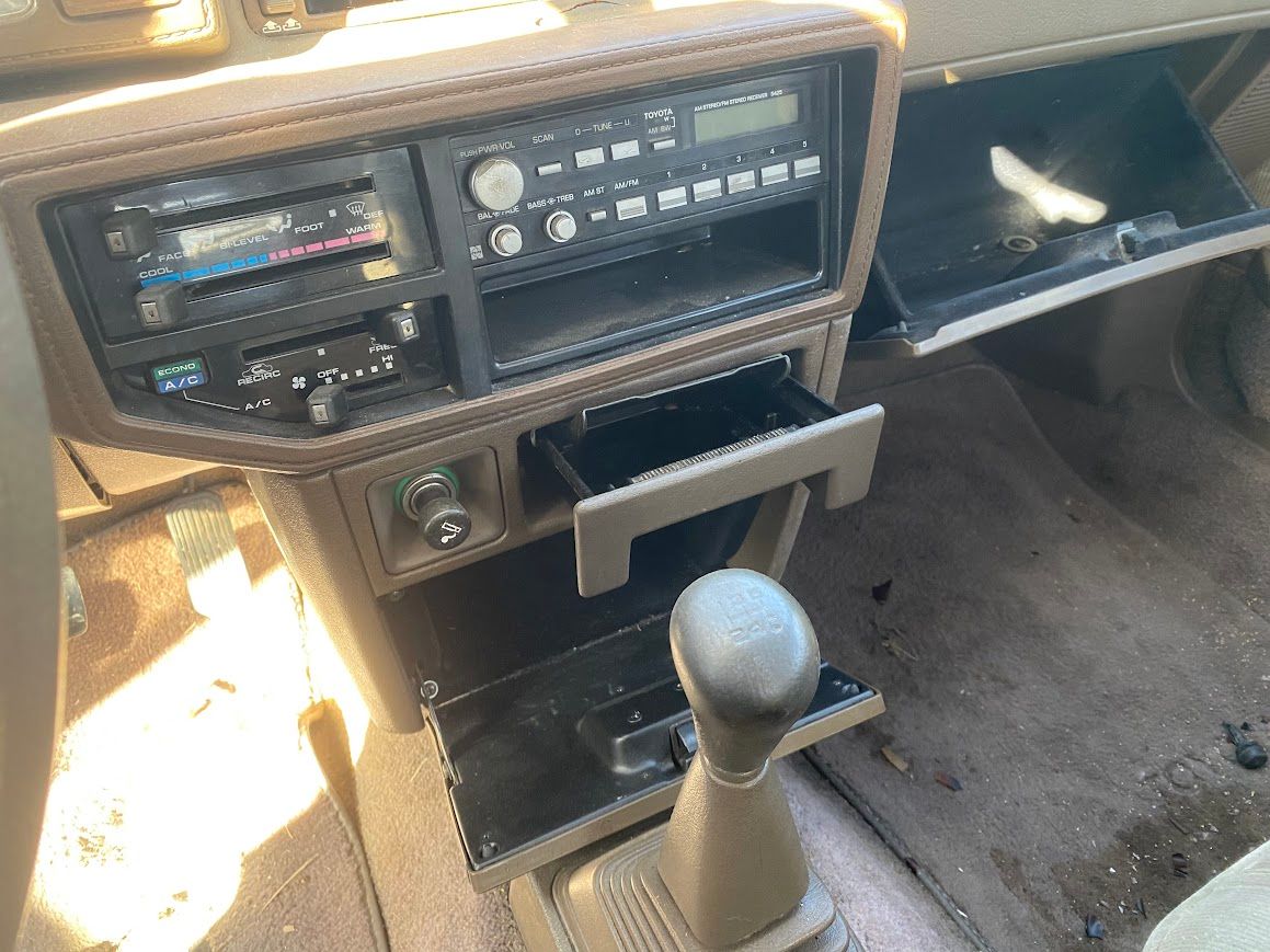 Junkyard Classic: The 516,675 Mile 1986 Toyota Camry LE 16 1986 Toyota Camry LE with 516675 miles