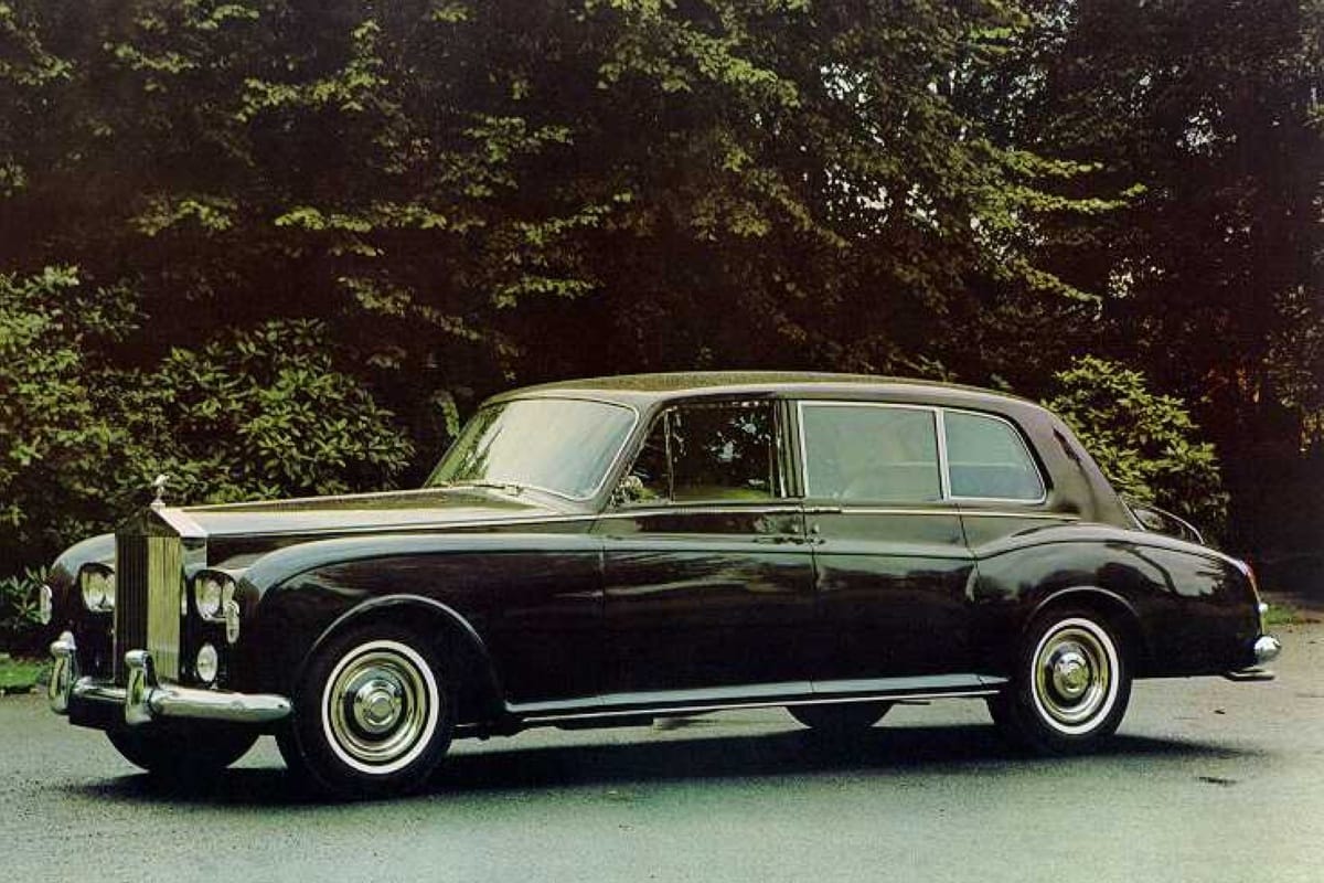 Curbside Find: 1972 Rolls-Royce Phantom VI – Last Barge-On-Frame Roller 4 Rolls Royce Phantom V Limousine MPW