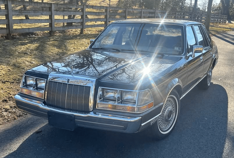 Screenshot 2026 02 09 at 20 16 45 1985 Lincoln Continental · Valentino Edition Cars Trucks North Plainfield New Jersey Facebook Marketplace Facebook