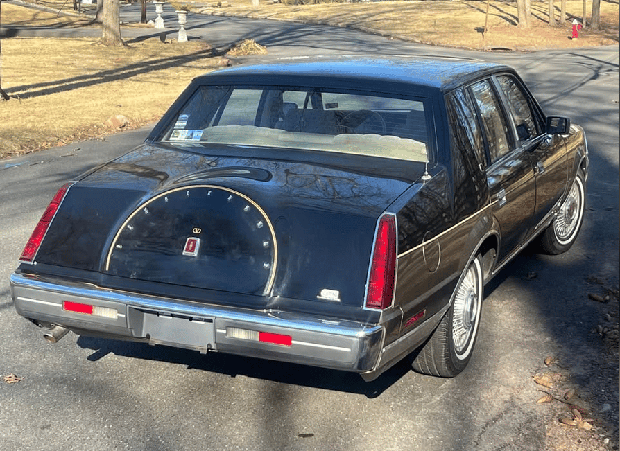 Screenshot 2026 02 09 at 20 18 13 1985 Lincoln Continental · Valentino Edition Cars Trucks North Plainfield New Jersey Facebook Marketplace Facebook