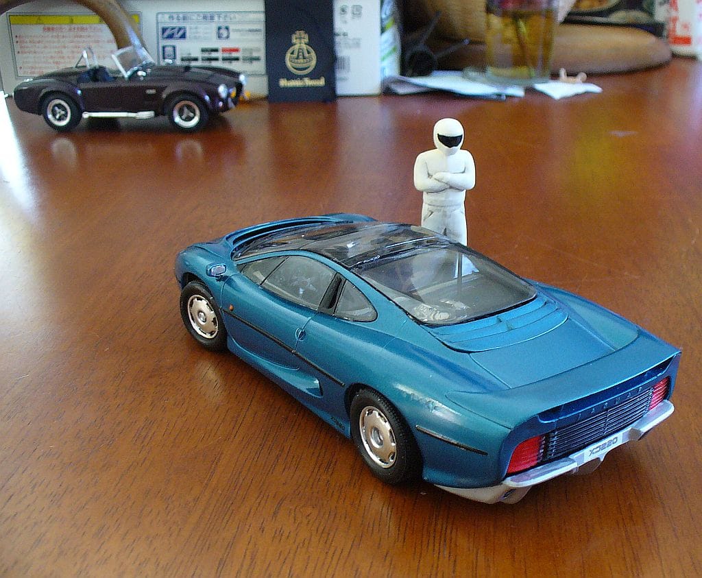 Big Dreams, Small Size: Exotics and Halo Cars In Scale 6 XJ220.3