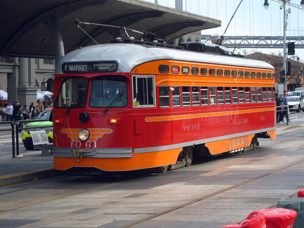 The Historic Streetcars That Still Roam San Francisco, Part 1 27 rsz muni streetcar 1061 02