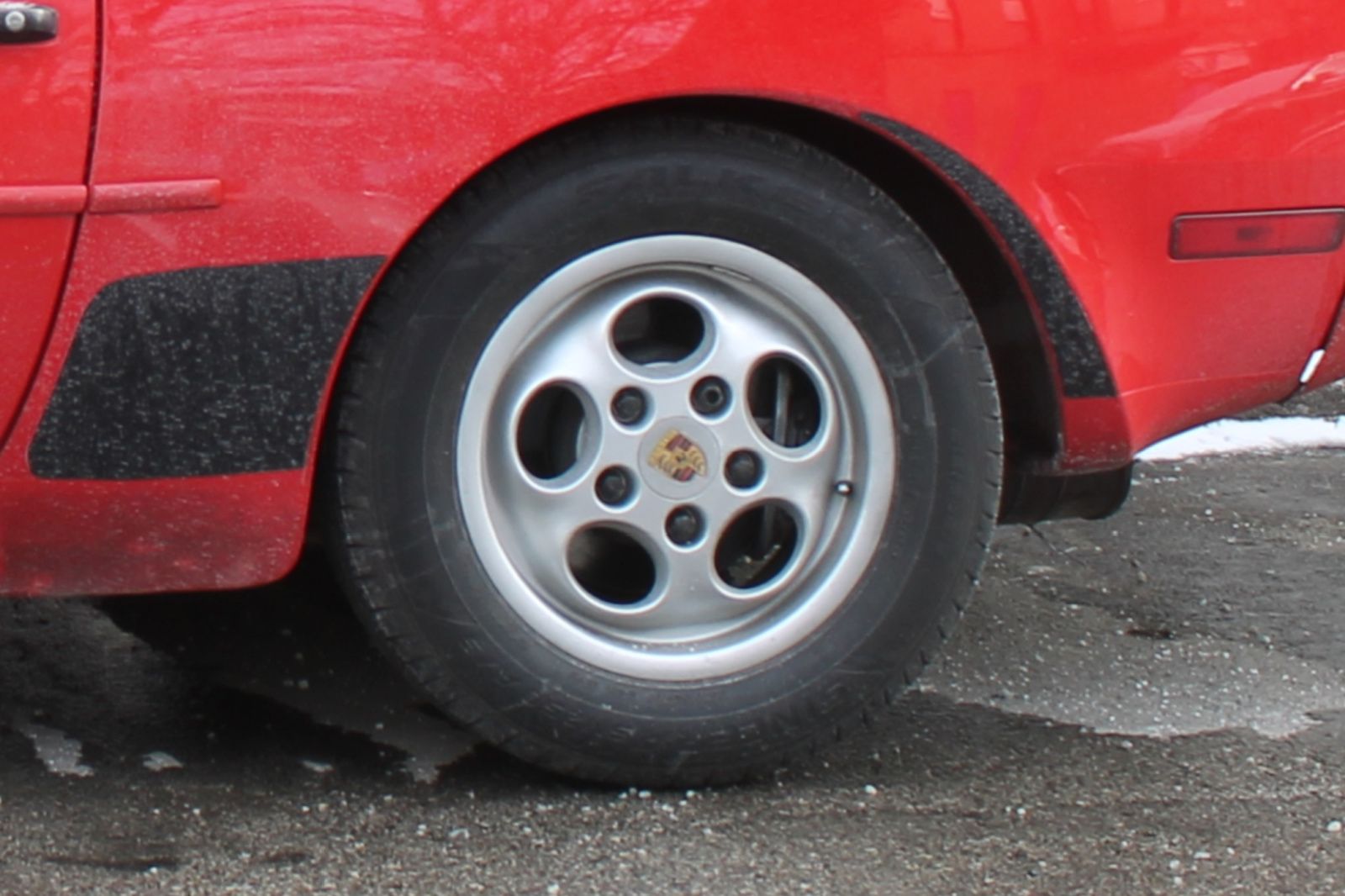 1987 Porsche 944 S. Wrigleyville, Chicago, Illinois. Sunday, February 22, 2026.