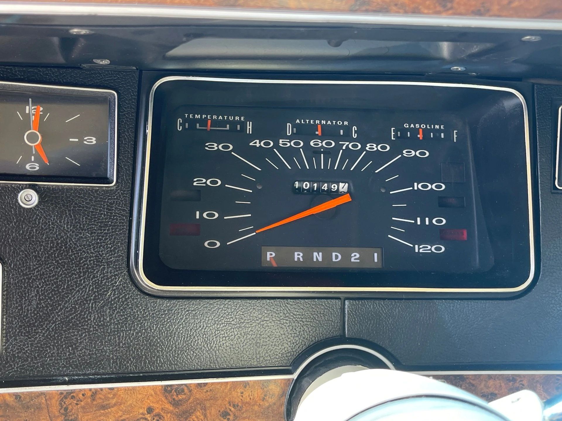 Instrument panel of a 1973 Plymouth C-body