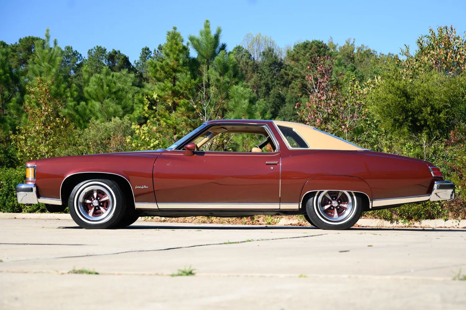 1976 Pontiac Grand LeMans: The Forgotten Colonnade, With Two Doors Or Four 8 Left side view of a 1976 Pontiac Colonnade A-body coupe