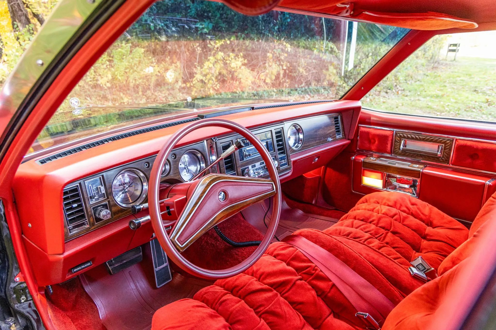 Dashboard of a 1977 Buick Electra Park Avenue