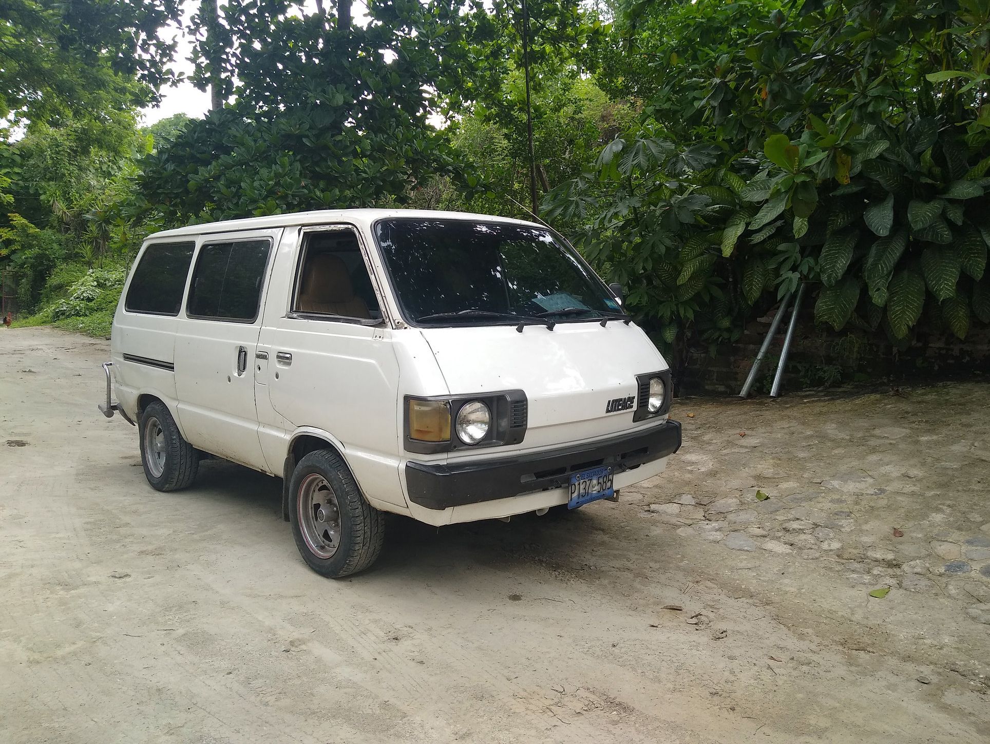 Curbside Find: 1979-1984 Toyota LiteAce (M20) - 1980s Workhorse 3 51265443473 c82baea36e k