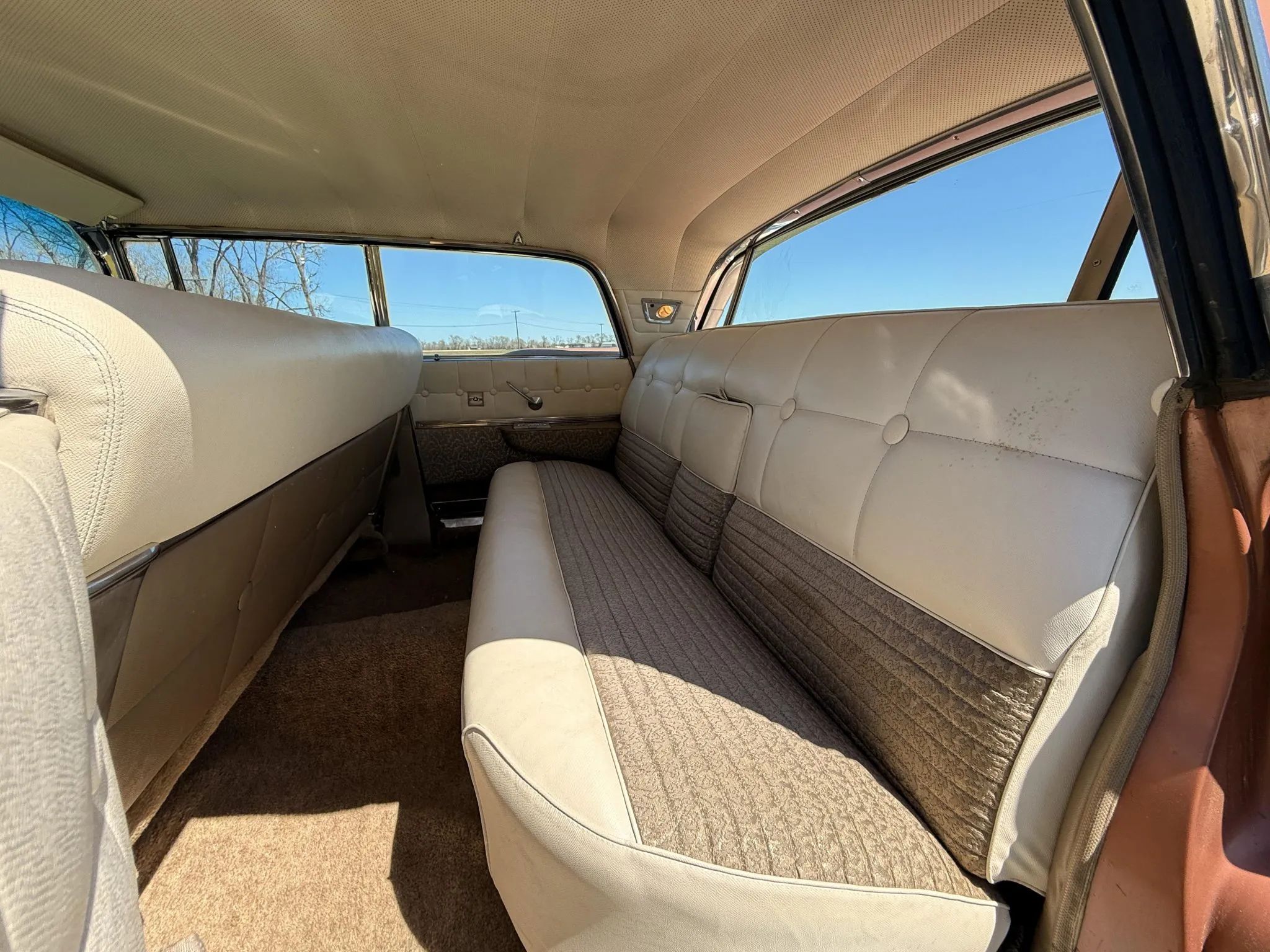 1959 Lincoln Continental Mark IV Limousine: This Rare Lincoln Fixes the Era's Most Controversial Design 10 Picture of 1959 Lincoln Continental Mark IV back seat