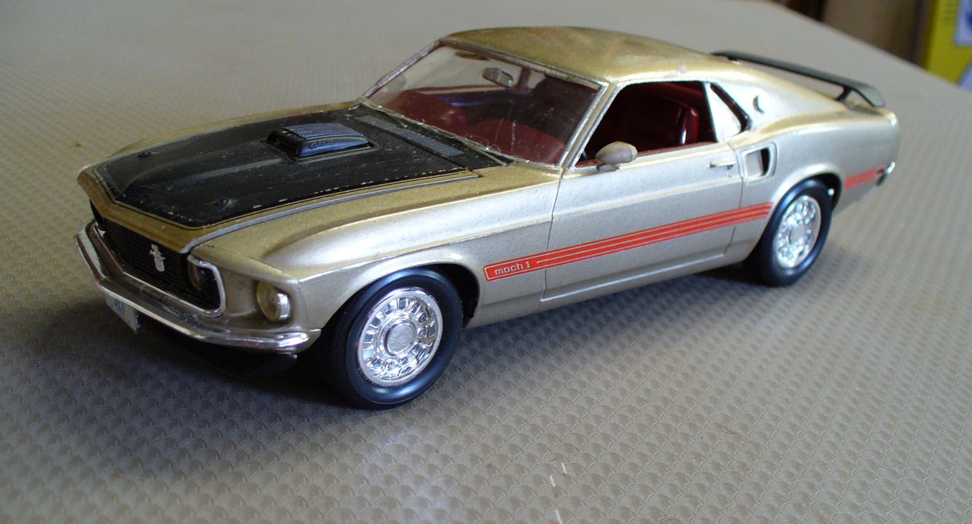 1969-1971 Ford Mustangs In Scale Form 2 69mach1silver1