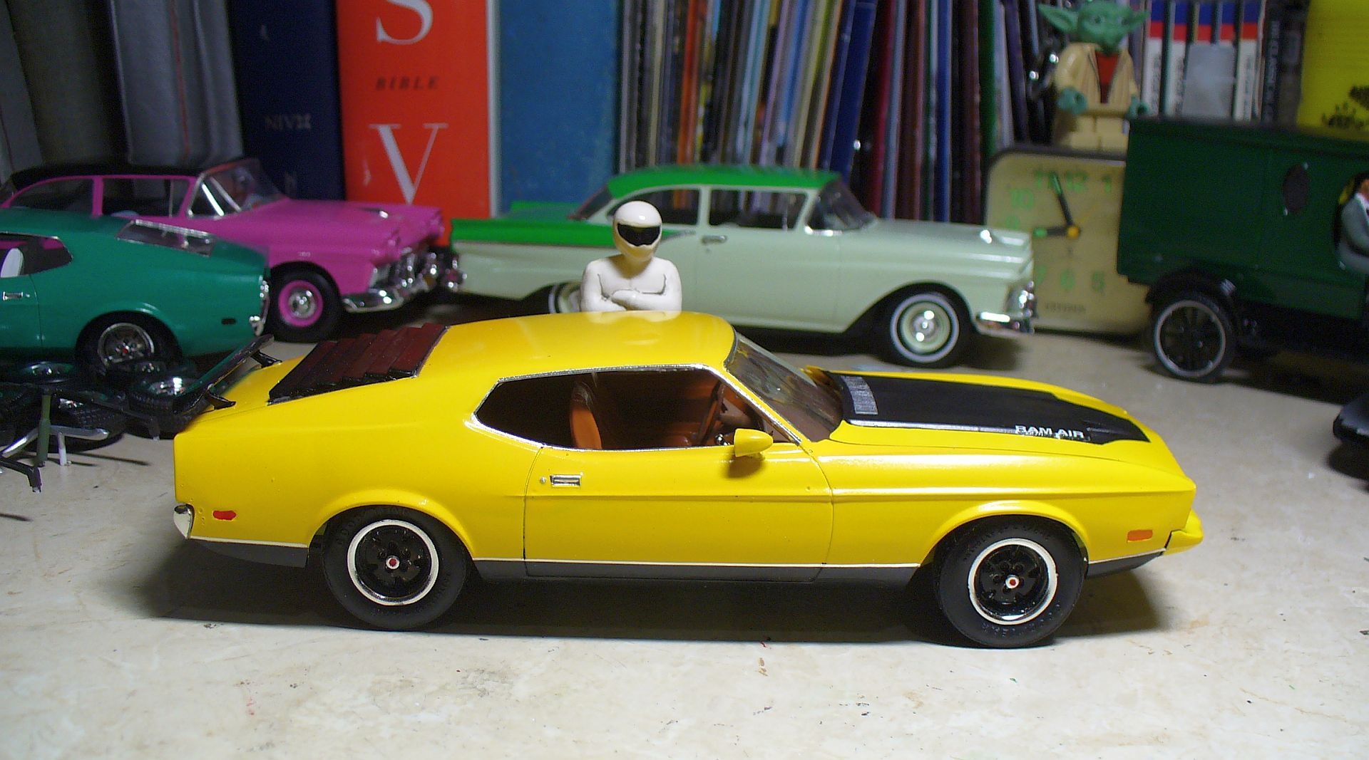 1969-1971 Ford Mustangs In Scale Form 14 71MustangY1