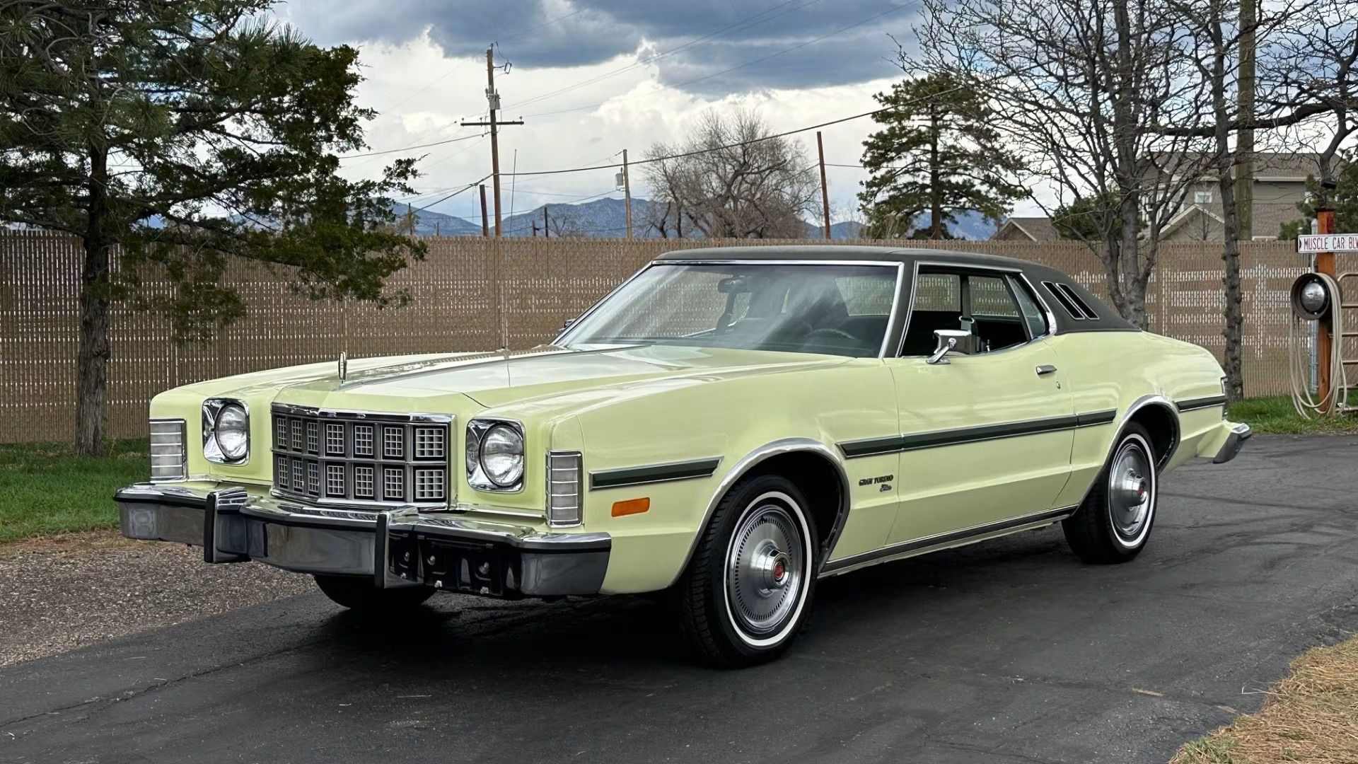 Ford's Gran Torino Elite and Mercury's Cougar XR-7: Ford Undercuts Mercury Again For 1974 4 Image of green 1974 Ford Gran Torino Elite from driver-side front three-quarter view