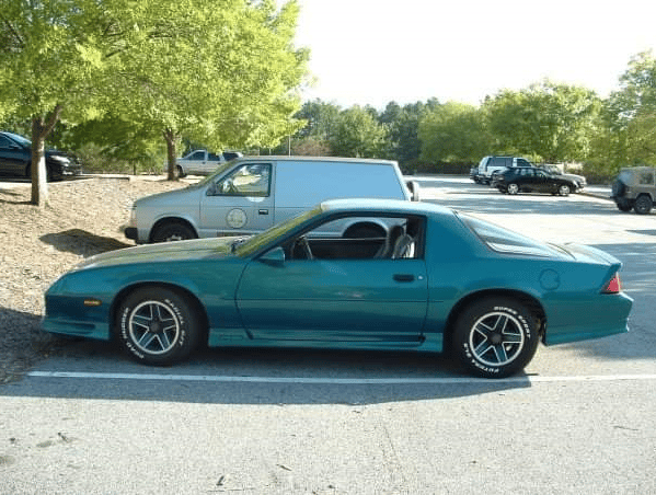 Living With 2nd and 3rd Gen Camaros Through the Years 3 Captura de pantalla 2026 02 26 15.19.01