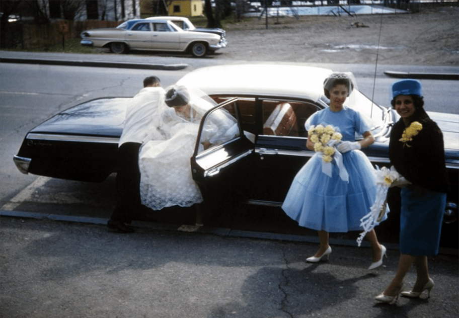 Just Married: Vintage Photos Of Wedding Cars In The 1950s & 1960s 7 Captura de pantalla 2026 03 27 15.55.47
