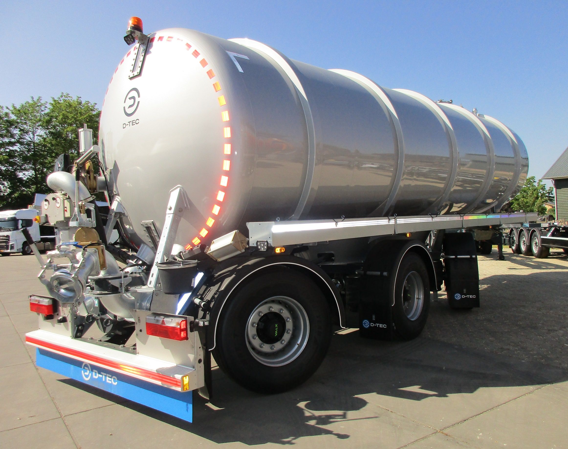 2025 D-TEC Tanker Semi-Trailers - Tight Spot Solutions 4 2025 D-TEC FV2006 tanker semi-trailer - 4