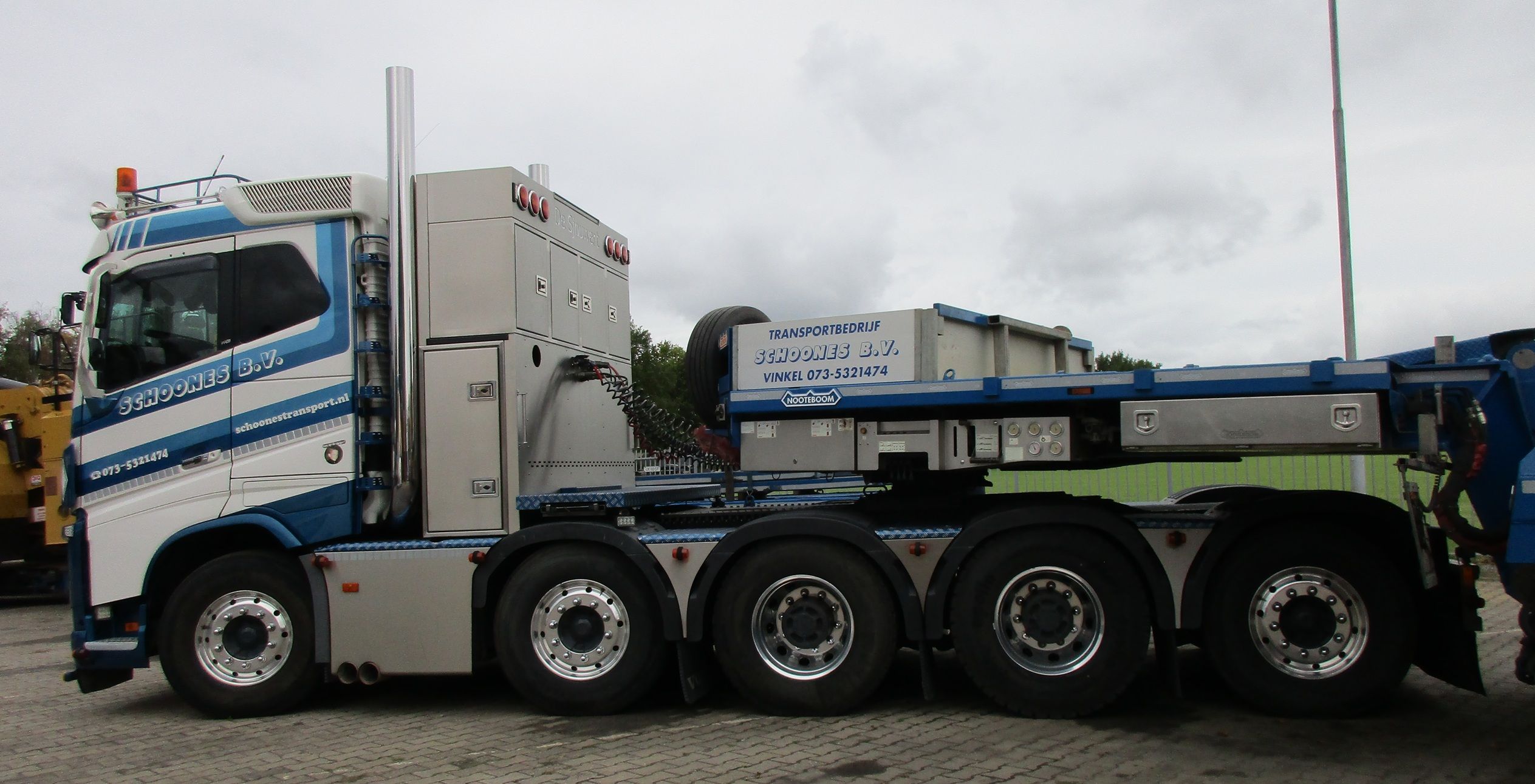 From The Files Of Transportbedrijf Schoones - Cat 988 XE And Volvo L350H Wheel Loaders 7 Transportbedrijf Schoones - 2017 Volvo FH16-750 10x4/*6 tractor - 2