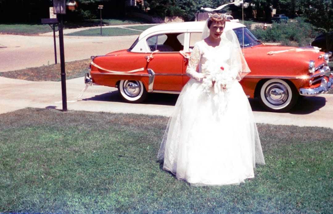 Just Married: Vintage Photos Of Wedding Cars In The 1950s & 1960s 2 Screenshot 20260320 001936