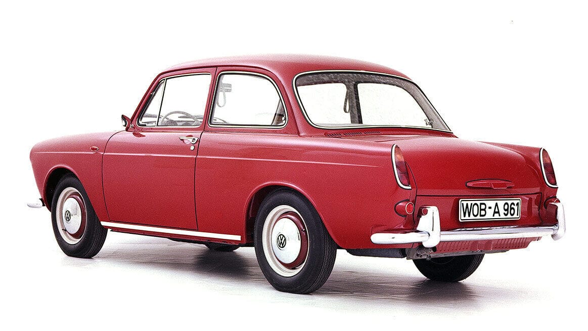 Two-Door vs. Four-Door Cars - The Long-Running War Between Germany And France 12 a B2025NR01084 web 1600