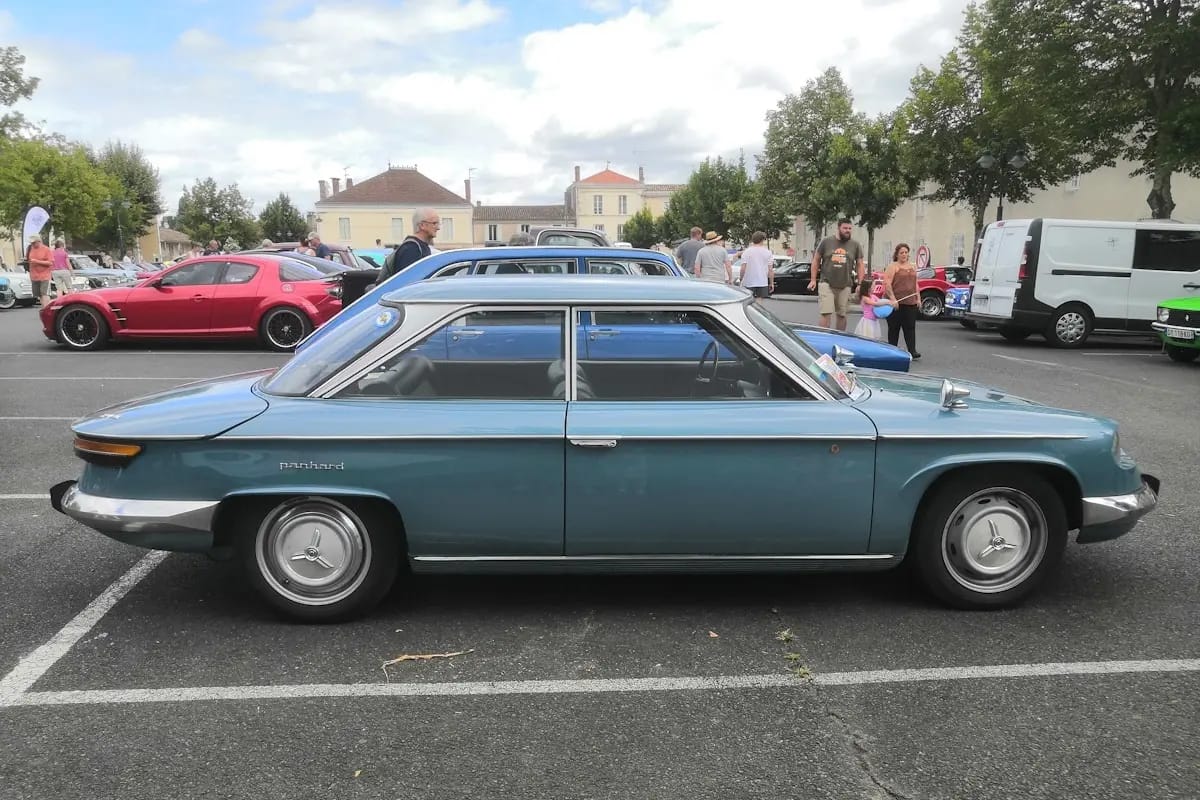 Two-Door vs. Four-Door Cars - The Long-Running War Between Germany And France 25 a BT