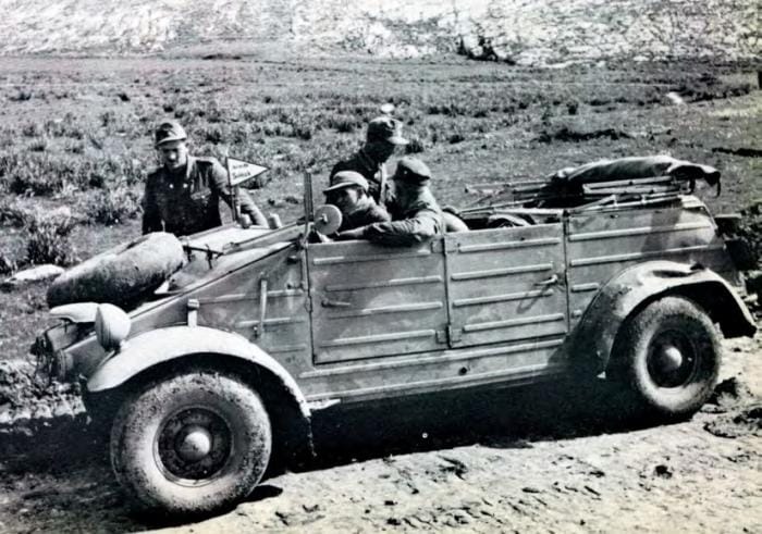 Two-Door vs. Four-Door Cars - The Long-Running War Between Germany And France 9 a kubelimg 35 1 2