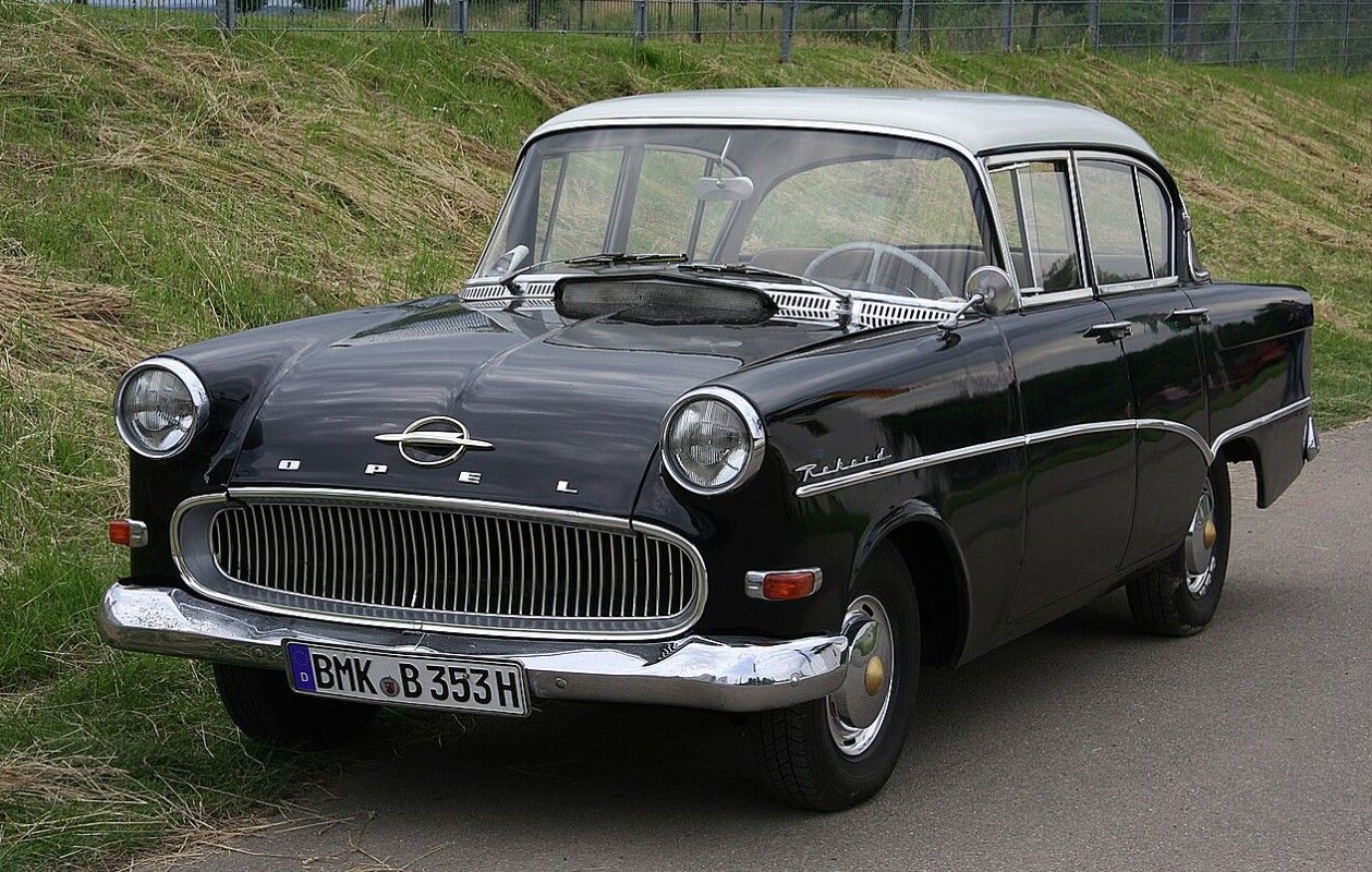 Two-Door vs. Four-Door Cars - The Long-Running War Between Germany And France 16 a rek