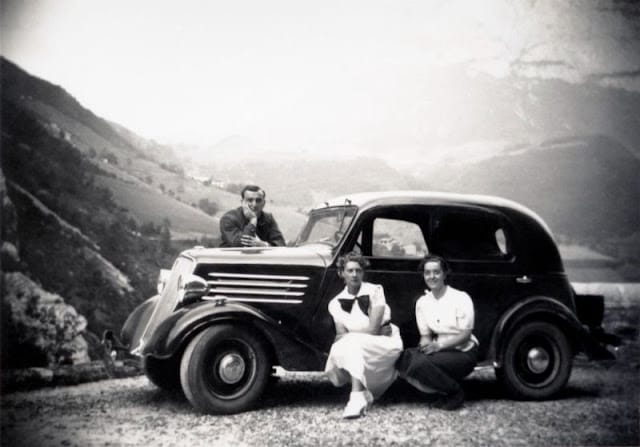Two-Door vs. Four-Door Cars - The Long-Running War Between Germany And France 21 a renault cars 11