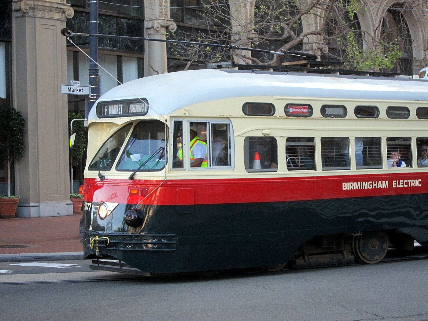 The Historic Streetcars That Still Roam San Francisco, Part 2 11 rsz muni 1077