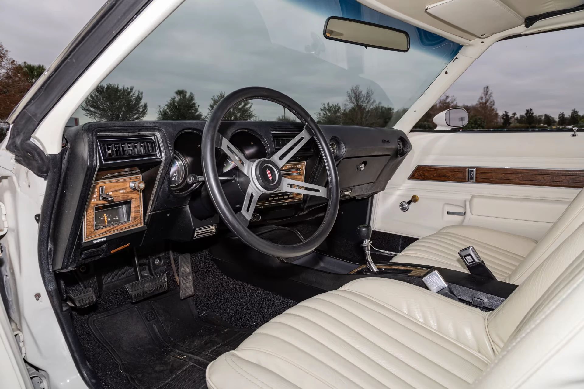 1973 Oldsmobile Cutlass S 4-4-2: What's In A Name (Or A Number?) 12 Dashboard of a 1973 Oldsmobile Cutlass coupe