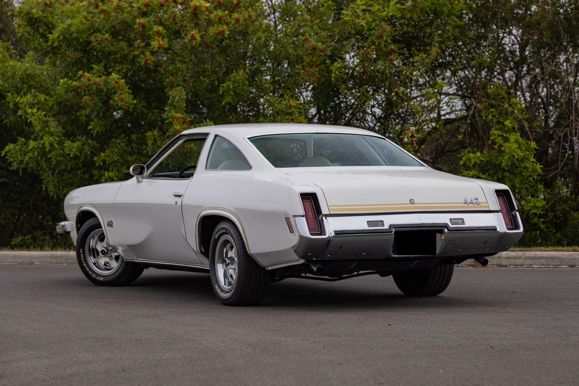 1973 Oldsmobile Cutlass S 4-4-2: What's In A Name (Or A Number?) 8 Left rear 3q view of a 1973 Oldsmobile Cutlass coupe
