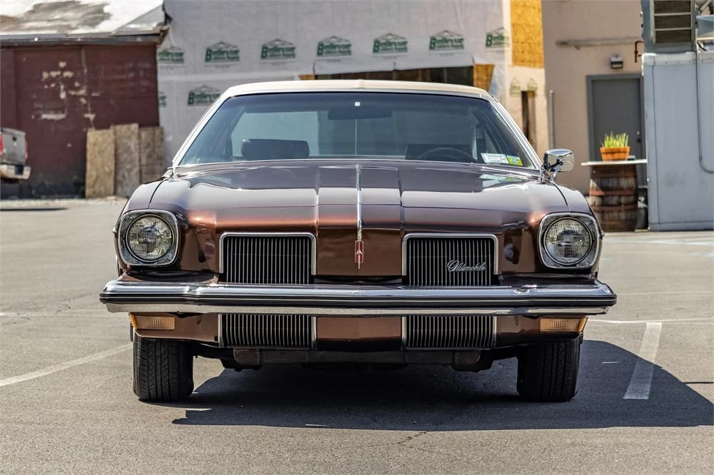 1973 Oldsmobile Cutlass S 4-4-2: What's In A Name (Or A Number?) 18 Front view of a 1973 Oldsmobile Colonnade A-body intermediate