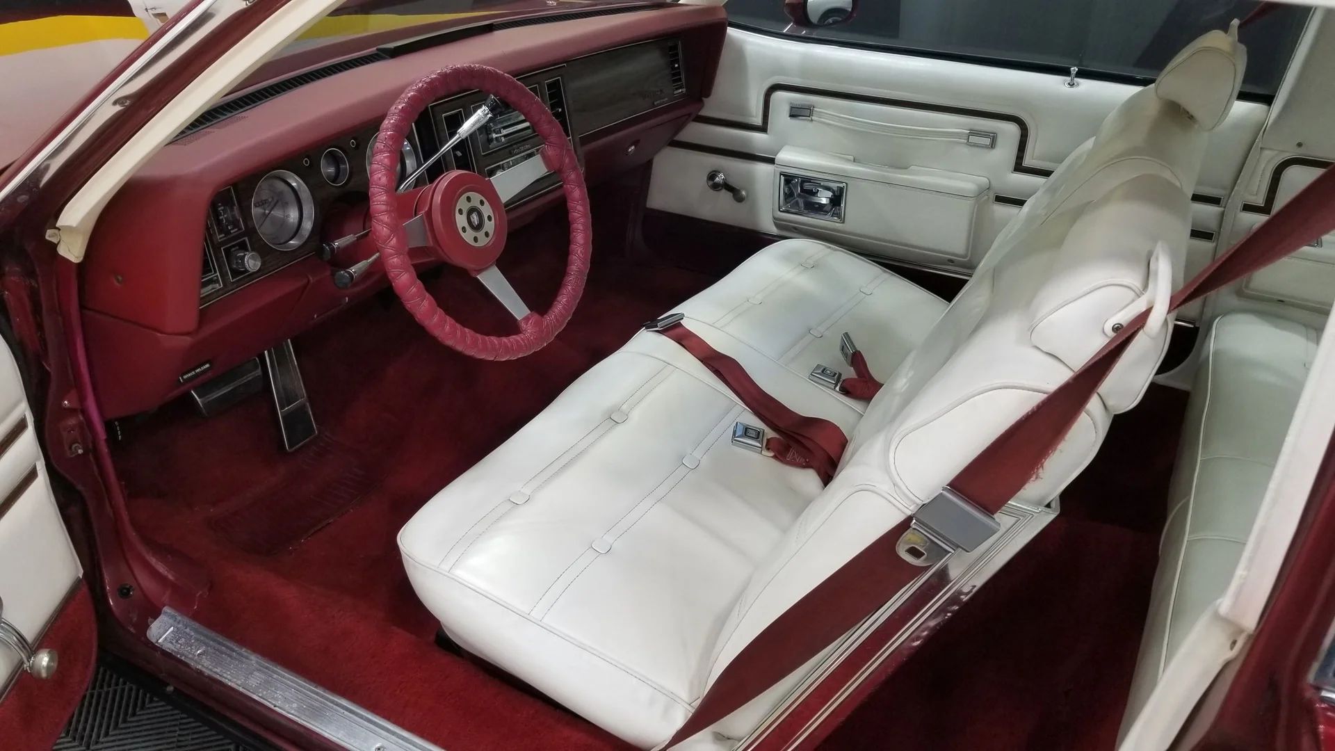 1978 Buick LeSabre Sport Coupe: This Turbo V-6 Was Faster Than A V-8 In The B-Body, But Buyers Weren't Convinced 4 Dashboard and front seat of a 1978 Buick LeSabre coupe