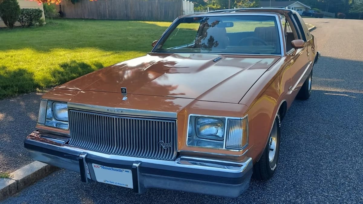 Front view of a 1978 Buick Regal coupe