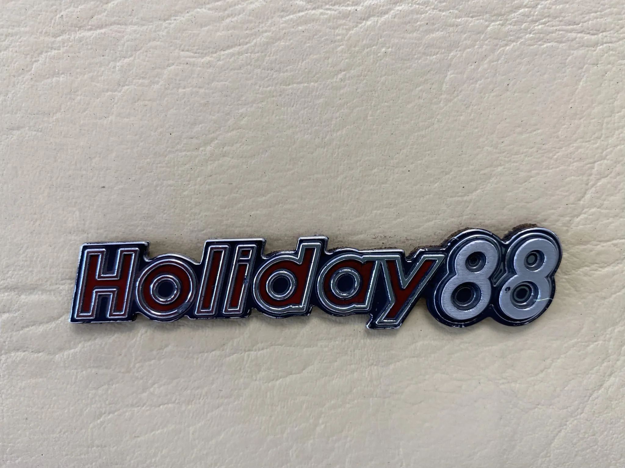 1978 Oldsmobile Holiday 88 Coupe: A Rare B-Body Olds With Bucket Seats And Center Console 15 Closeup of a "Holiday 88" badge