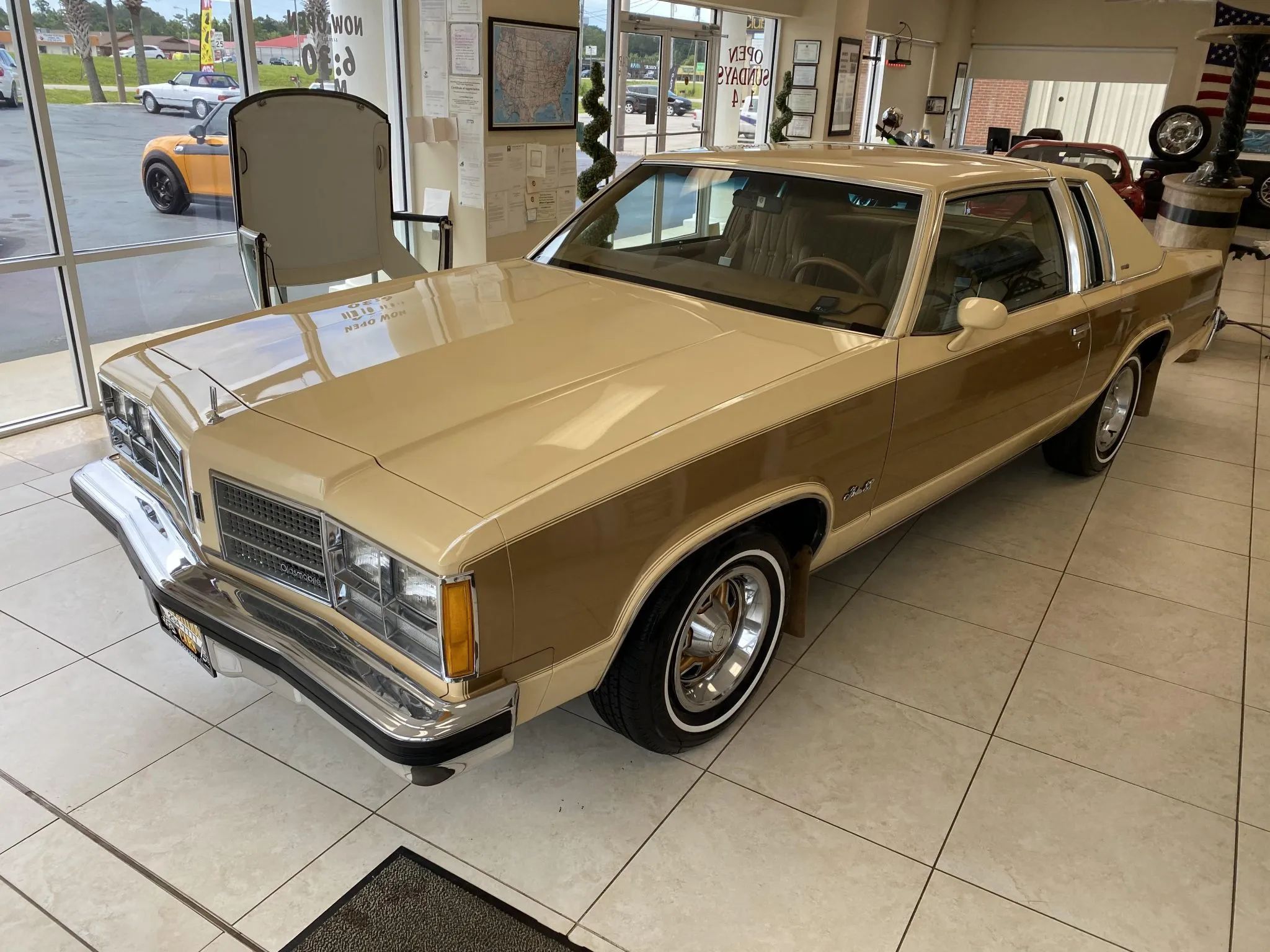 1978 Oldsmobile Holiday 88 Coupe: A Rare B-Body Olds With Bucket Seats And Center Console 9 Left front 3q view of a two-tone 1978 Oldsmobile 88