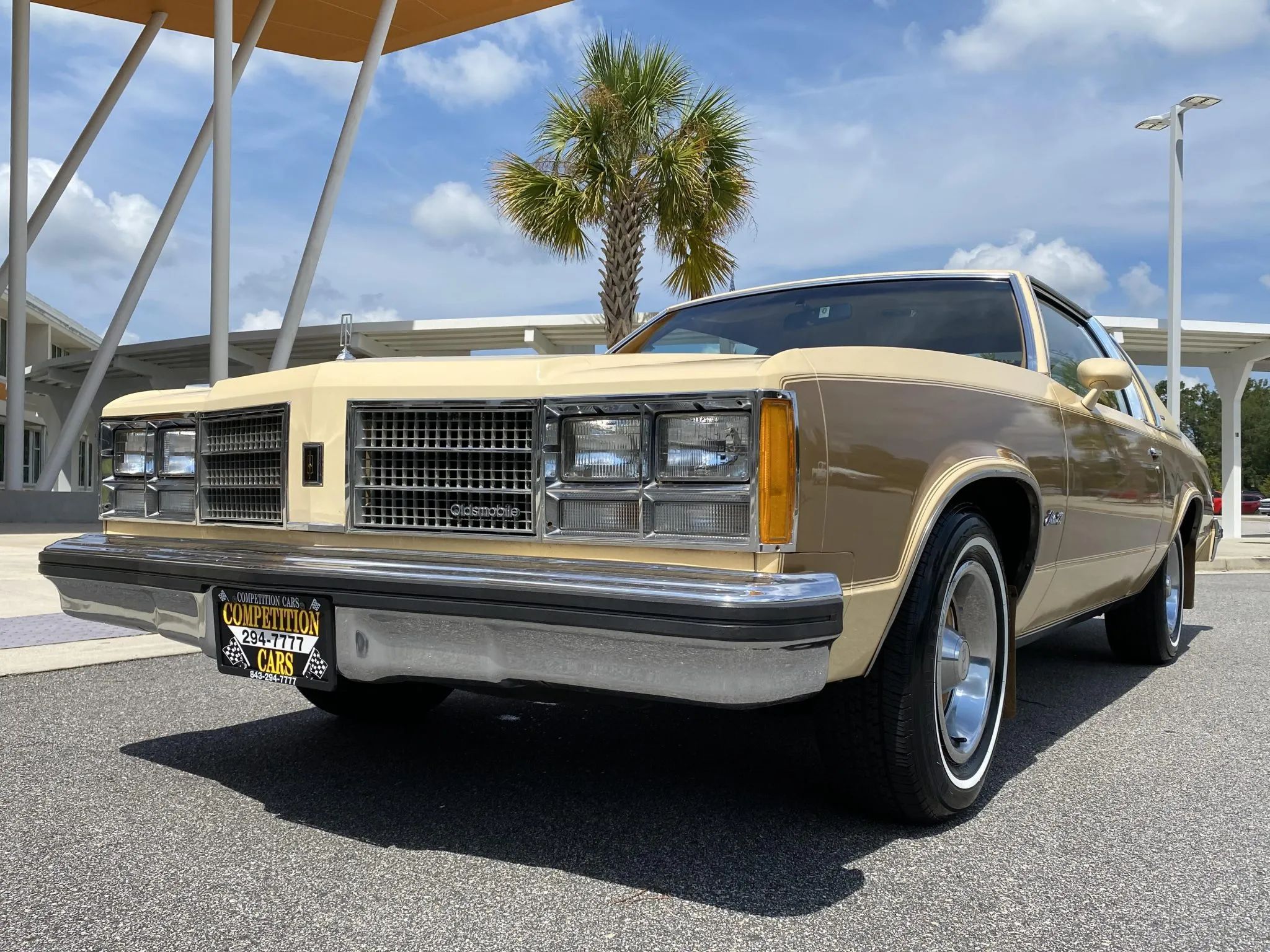 1978 Oldsmobile Holiday 88 Coupe: A Rare B-Body Olds With Bucket Seats And Center Console 18 Low-angle left front 3q view of a 1988 Olds 88