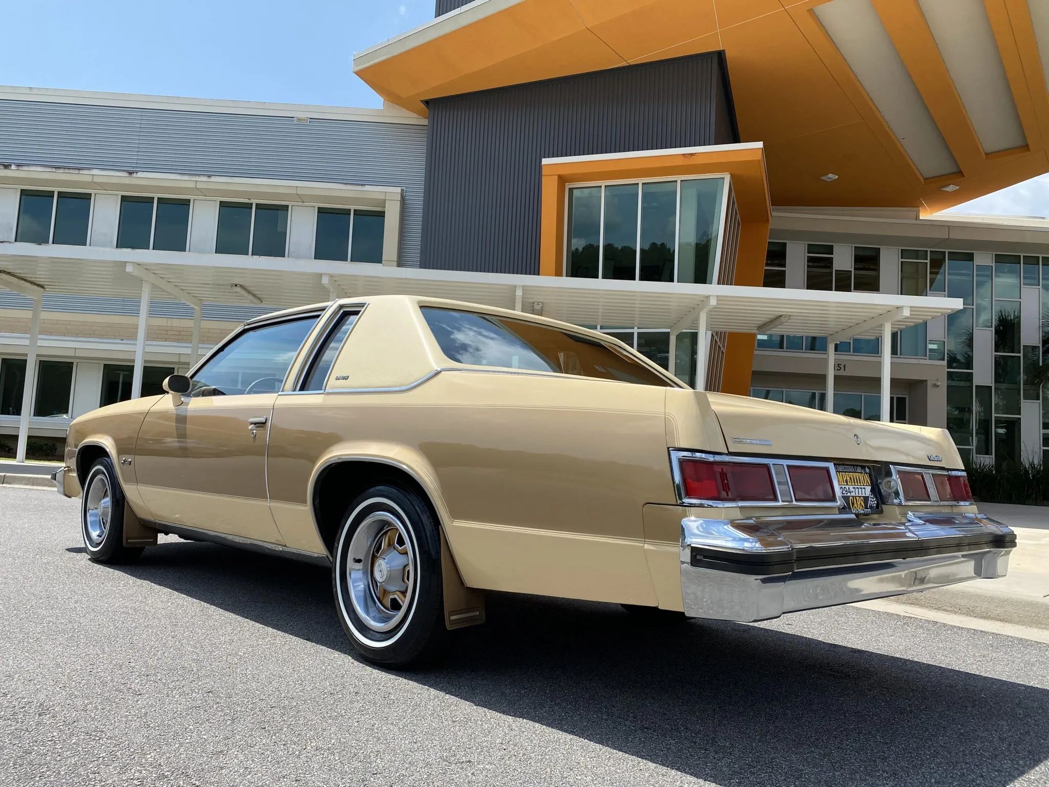 1978 Oldsmobile Holiday 88 Coupe: A Rare B-Body Olds With Bucket Seats And Center Console 20 Left rear 3q view of a two-tone 1978 Olds 88 coupe