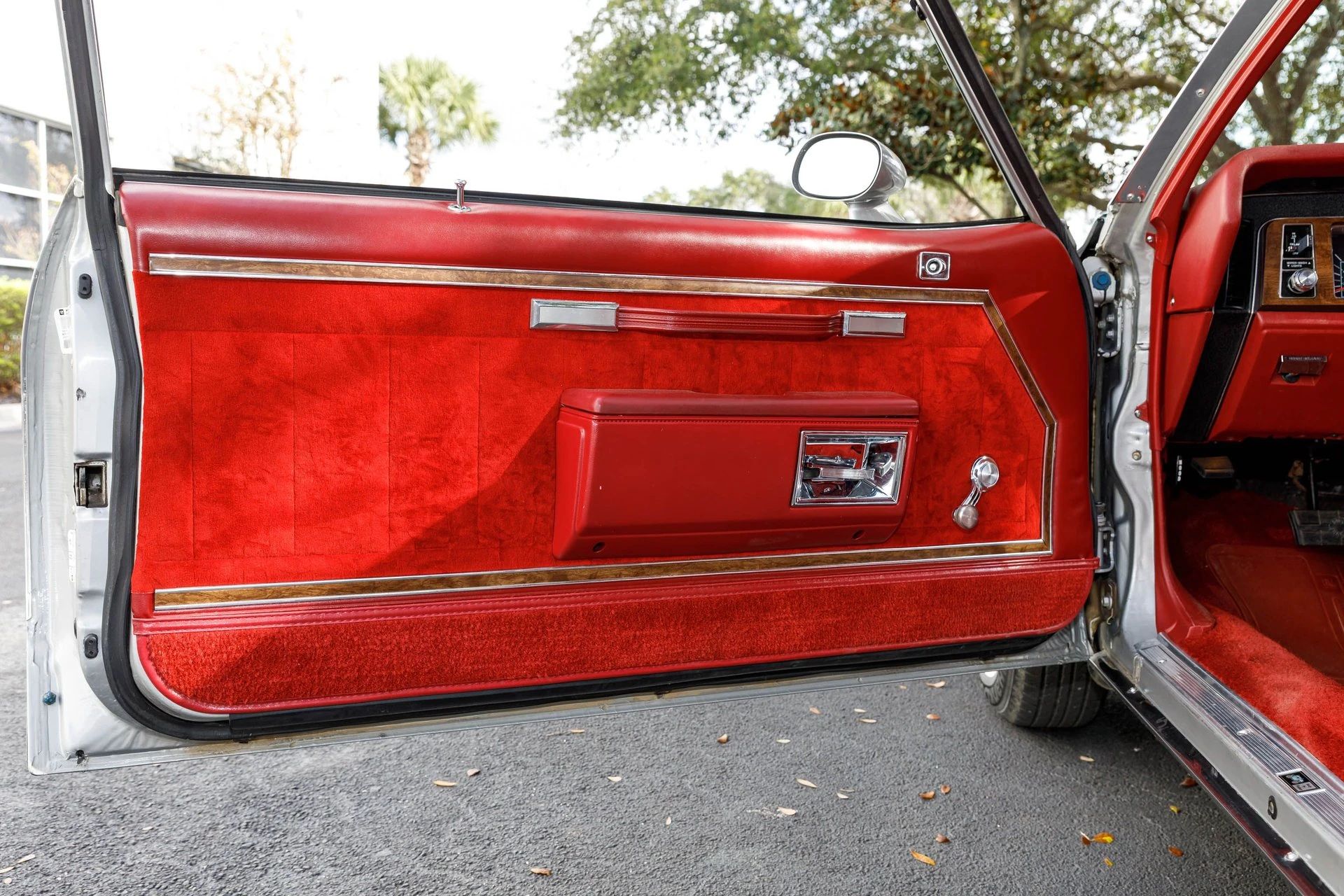 1979 Pontiac Bonneville Coupe: Rare And Plush Bucket Seat B-Body 12 Driver's door trim of a 1979 Pontiac Bonneville