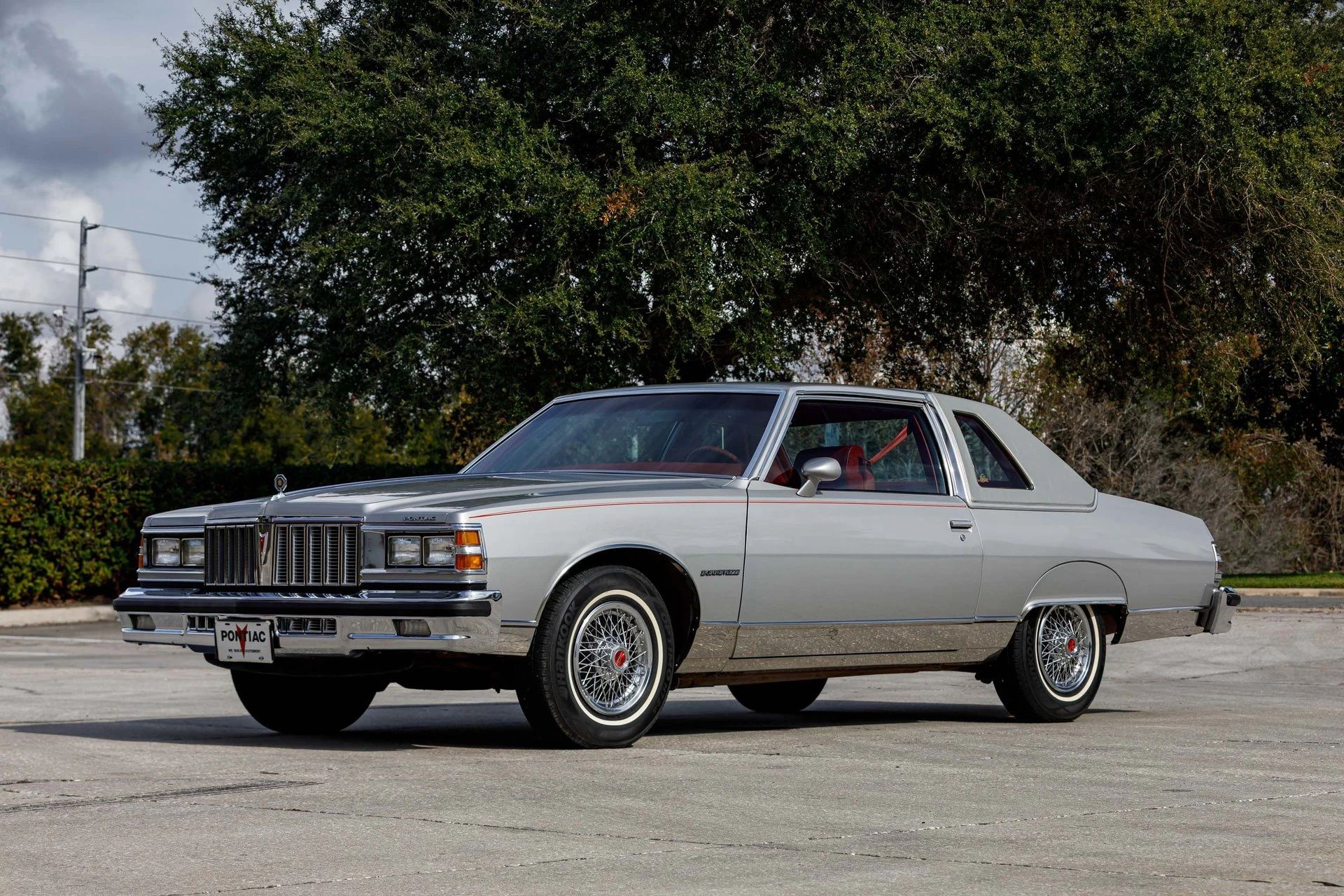1979 Pontiac Bonneville Coupe: Rare And Plush Bucket Seat B-Body 4 Left front 3q view of a 1979 Pontiac Bonneville two-door