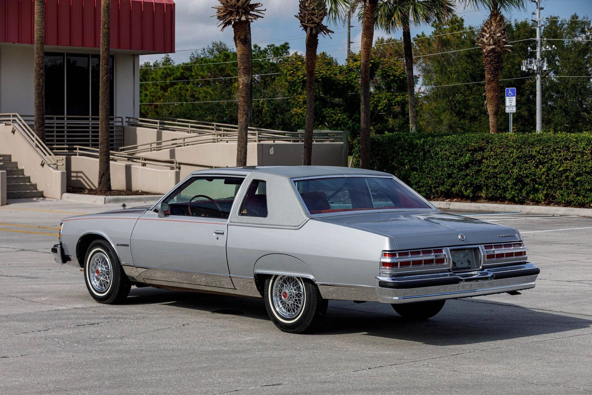 1979 Pontiac Bonneville Coupe: Rare And Plush Bucket Seat B-Body 7 Left rear 3q view of a 1979 Pontiac Bonneville two-door