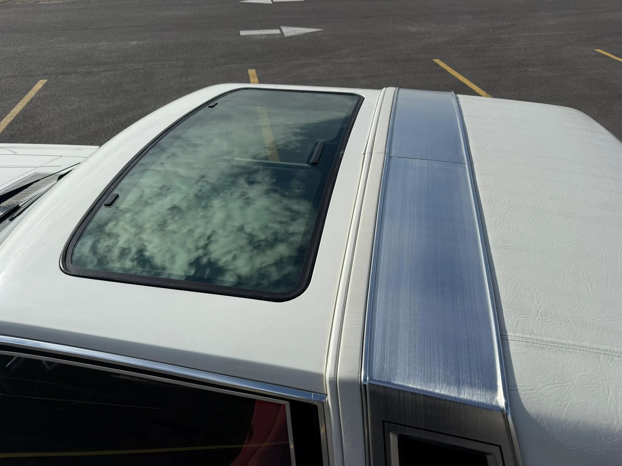 Roof and sunroof panel of a 1982 Thunderbird