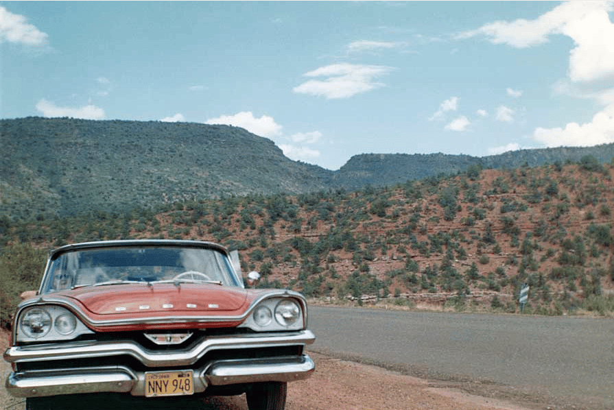 Roadside Moments: Sights and Cars In Vintage Photos -- 1950s-1960s 8 Captura de pantalla 2026 03 11 13.22.05