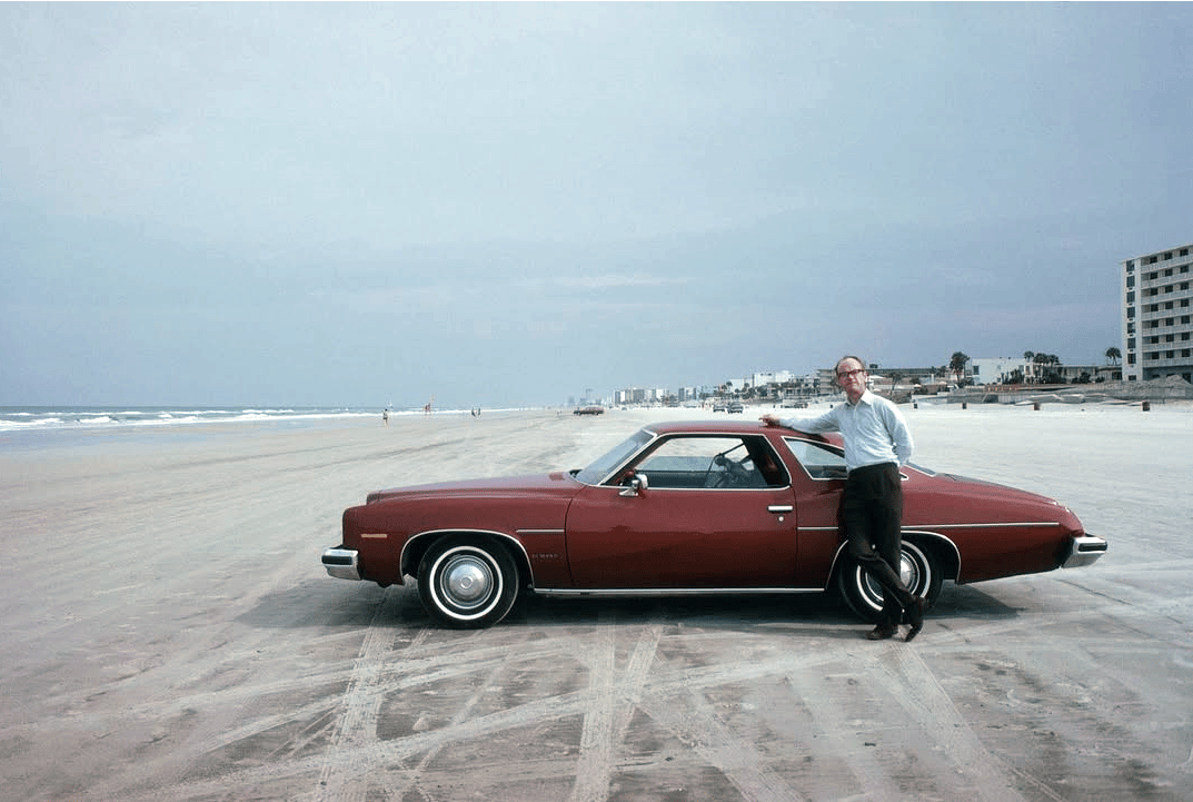 Cars By The Beach In Vintage Photos, 1950s to 1970s 10 Captura de pantalla 2026 04 05 15.01.53