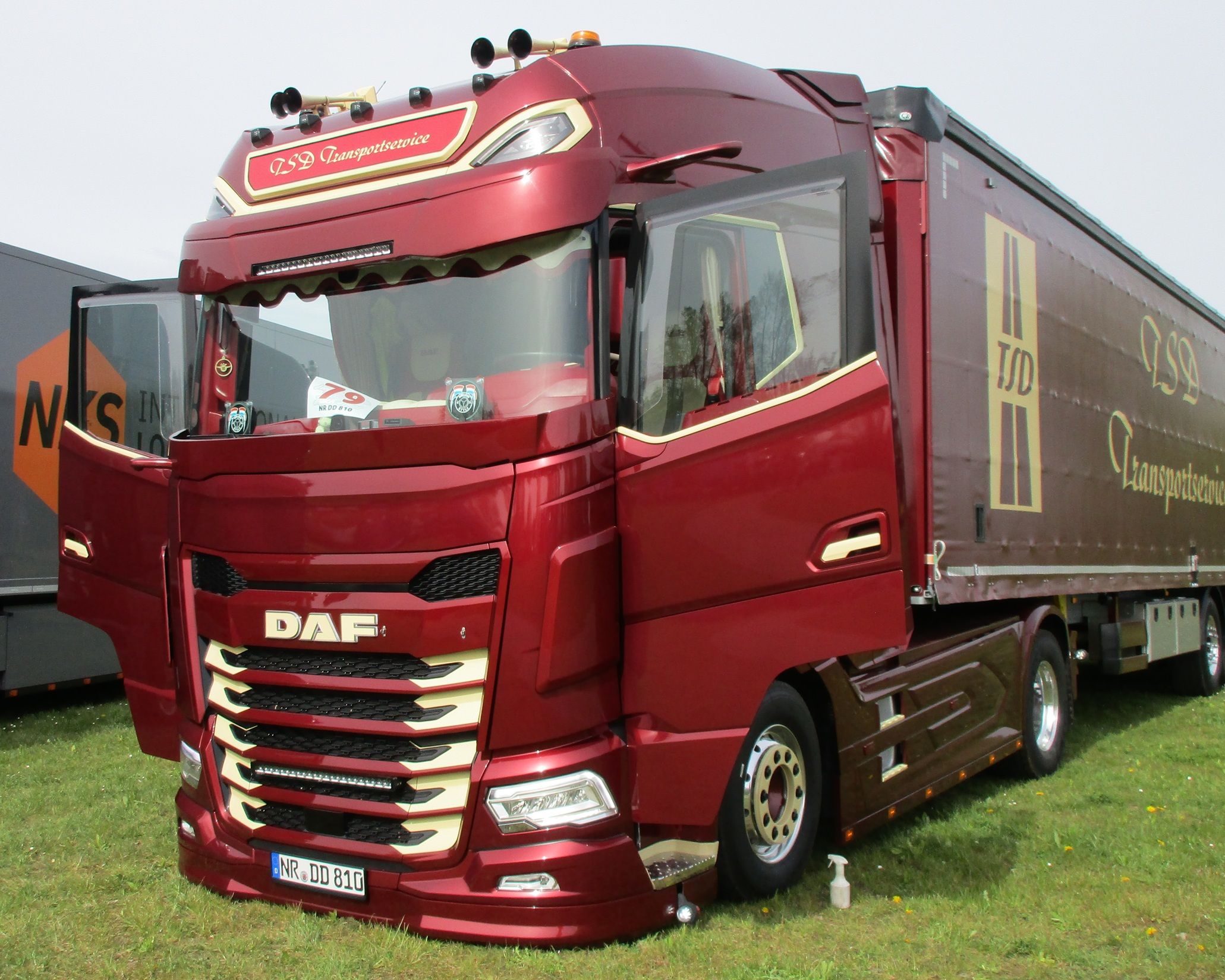 TSD Transportservice - DAF XG+ FT tractor with Schmitz Cargobull curtainsider - 4