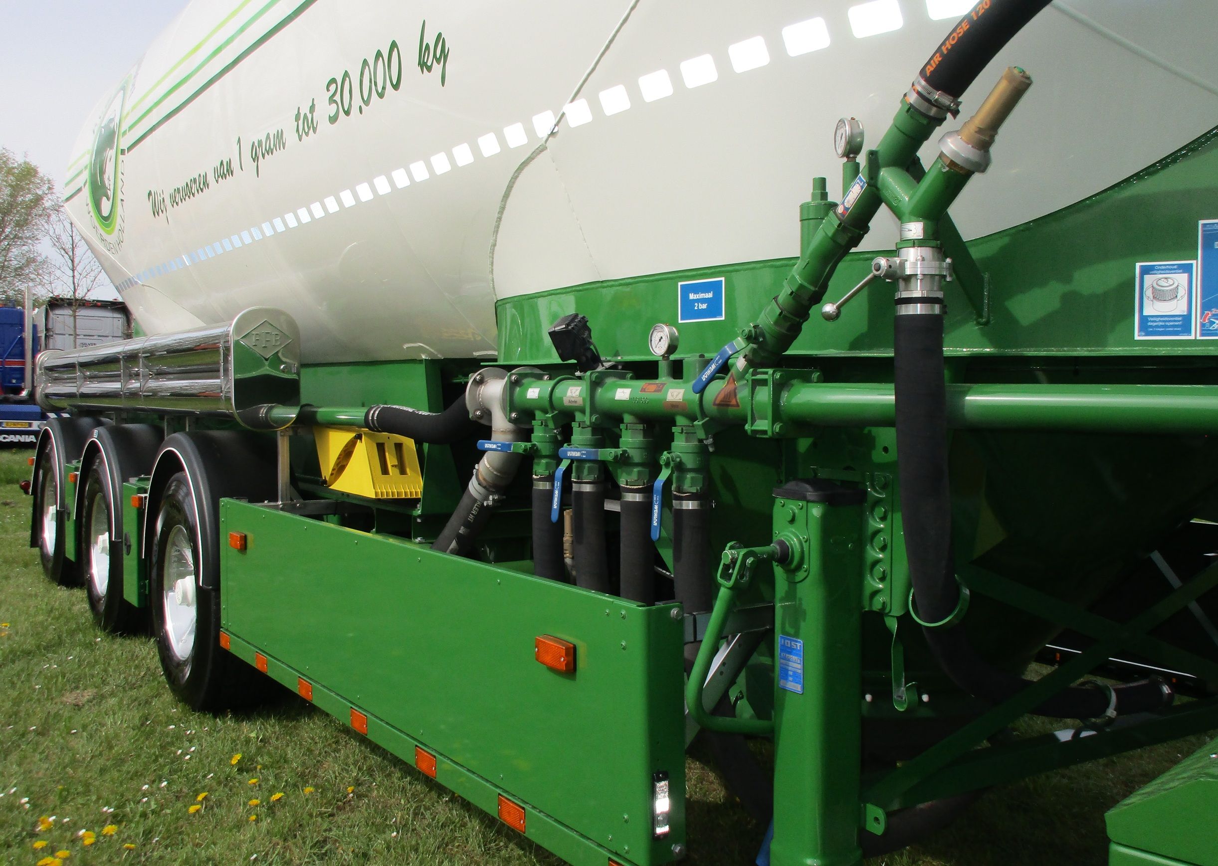 Patrick van den Hoeven - Scania R650 V8 6x2/4 tractor with a Feldbinder EUT 40.3 dry bulk trailer - 11