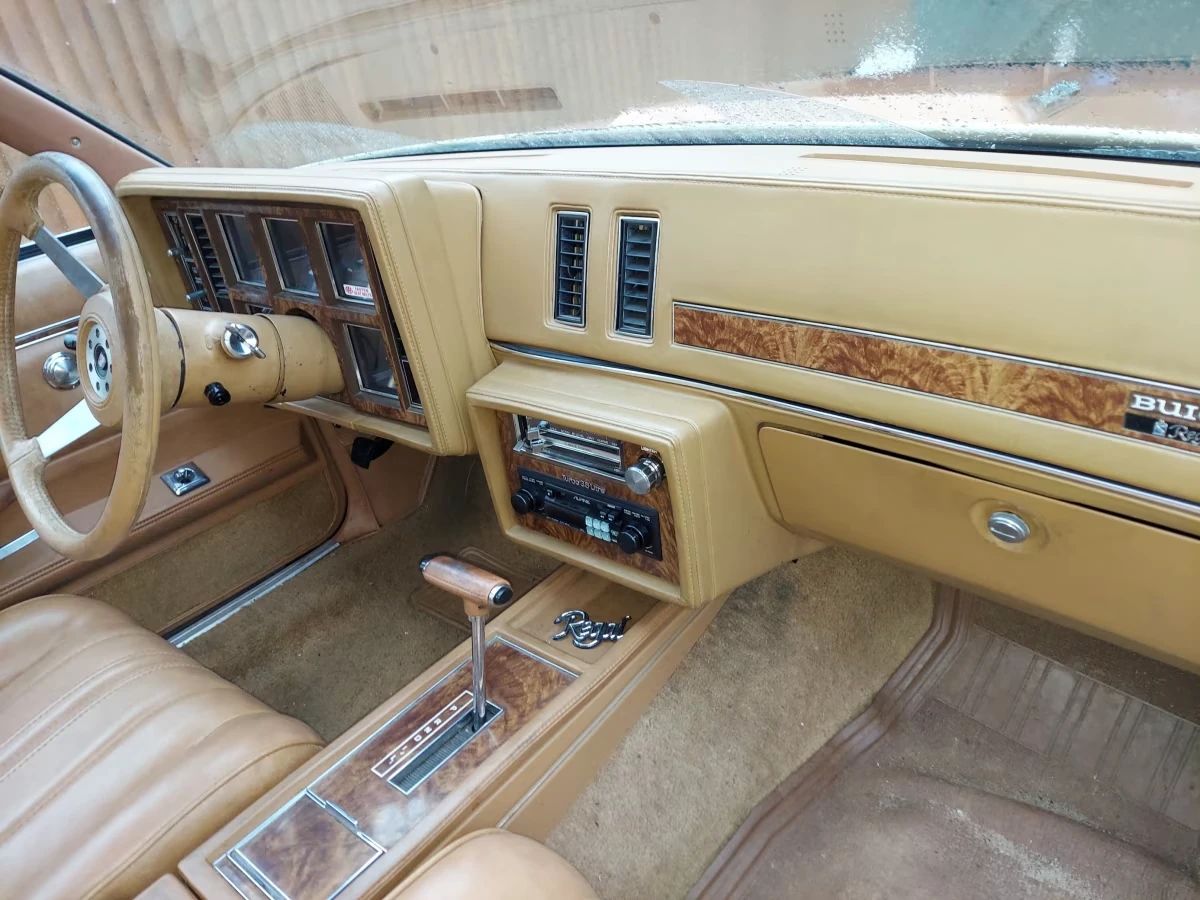 Right side of the dashboard of a 1978 Buick Regal