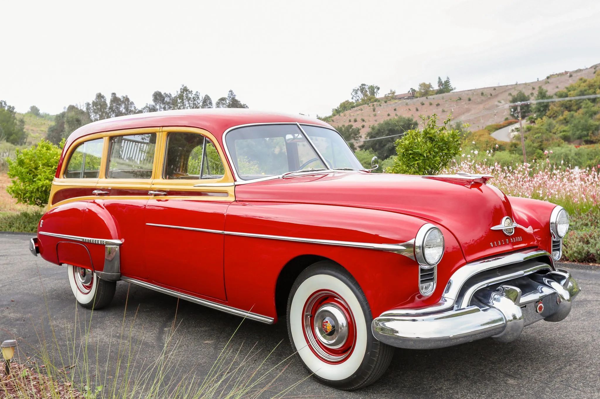 Right front 3q view of a 1950 Oldsmobile station wagon