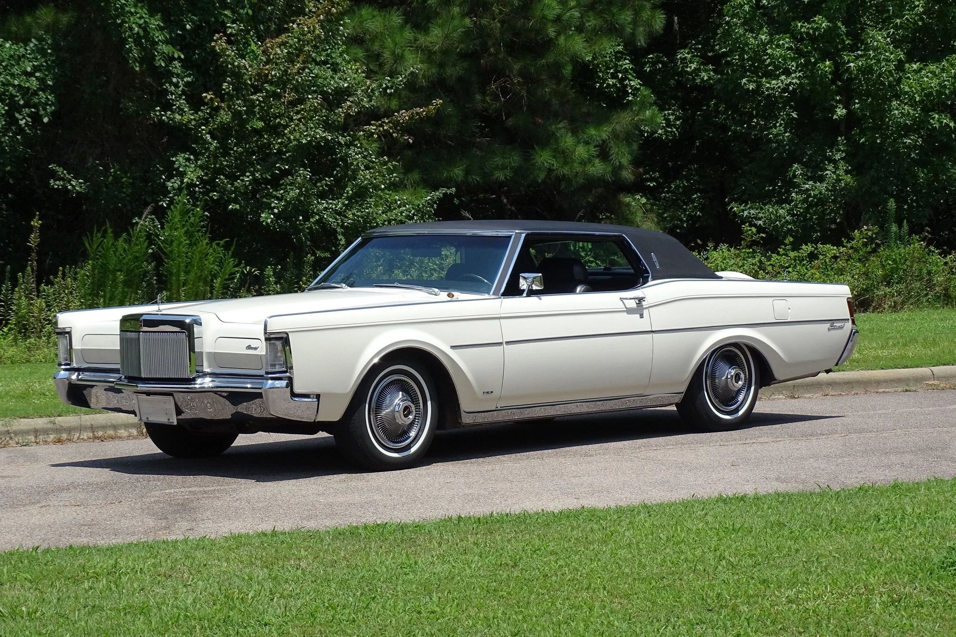1969–1979 Ford–Kelsey-Hayes Sure-Track Brake System: Detroit's First Antilock Brakes 2 Left front 3q view of a white 1969 Lincoln Continental Mark III